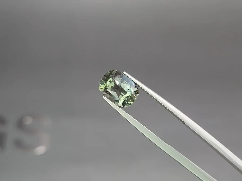 Unheated Teal sapphire cushion cut 5.08 carats, Tanzania ID 12145
