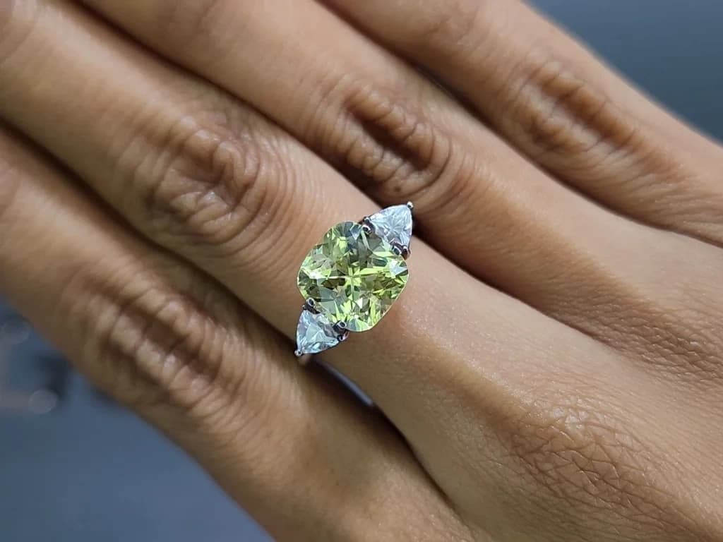 Chrysoberyl cushion cut 3.51 carats, Sri Lanka ID 11848