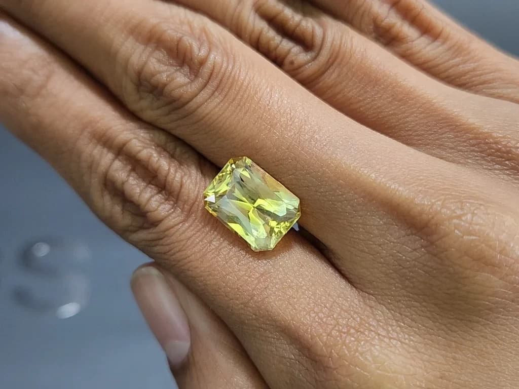 Unheated yellow sapphire radiant cut 8.51 carats, Sri Lanka ID 12149