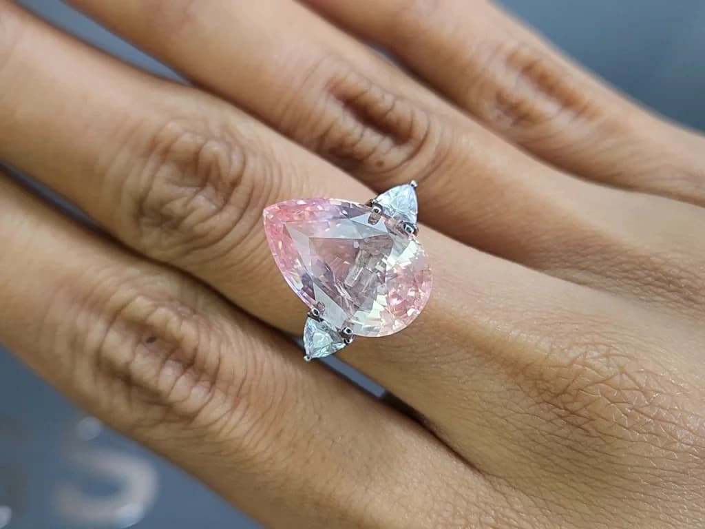 Unheated sapphire Padparadscha pear shape 11.62 carats, Sri Lanka ID 12251