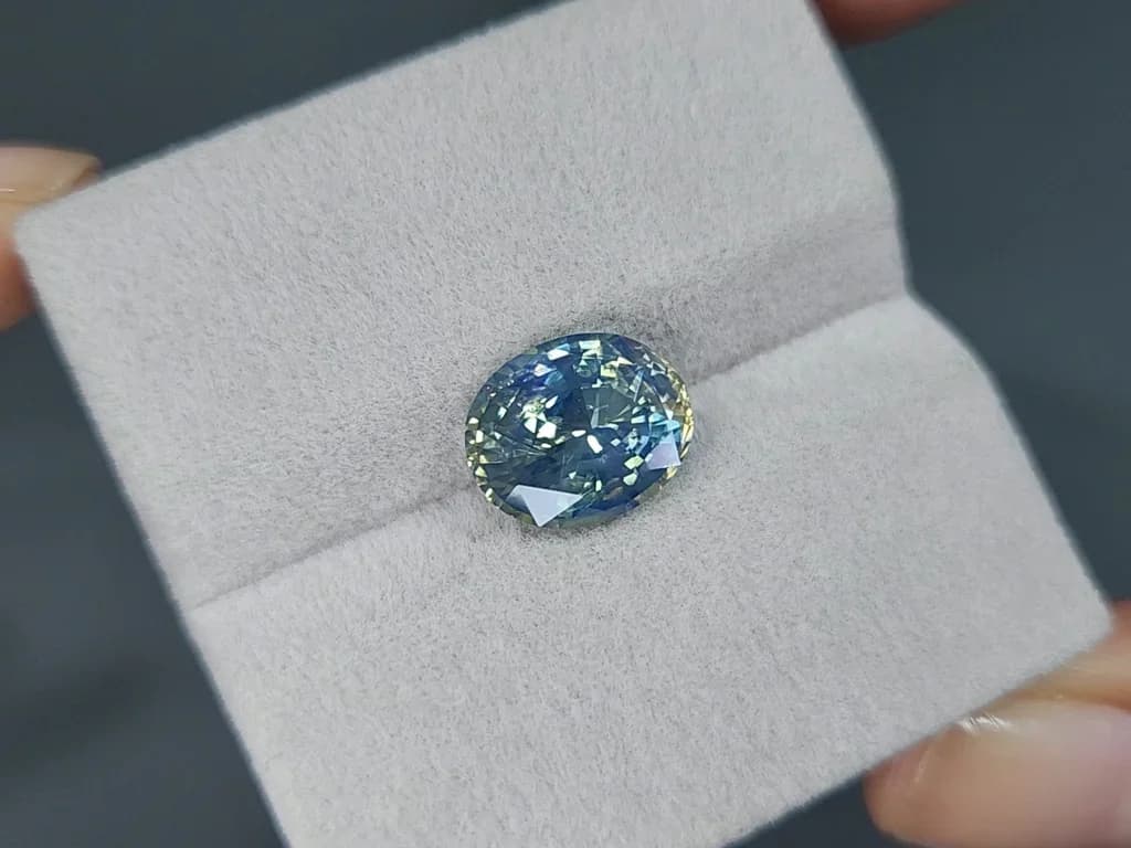 Unheated Teal rutile silk effect sapphire oval cut 5.06 carats, Sri Lanka ID 9845