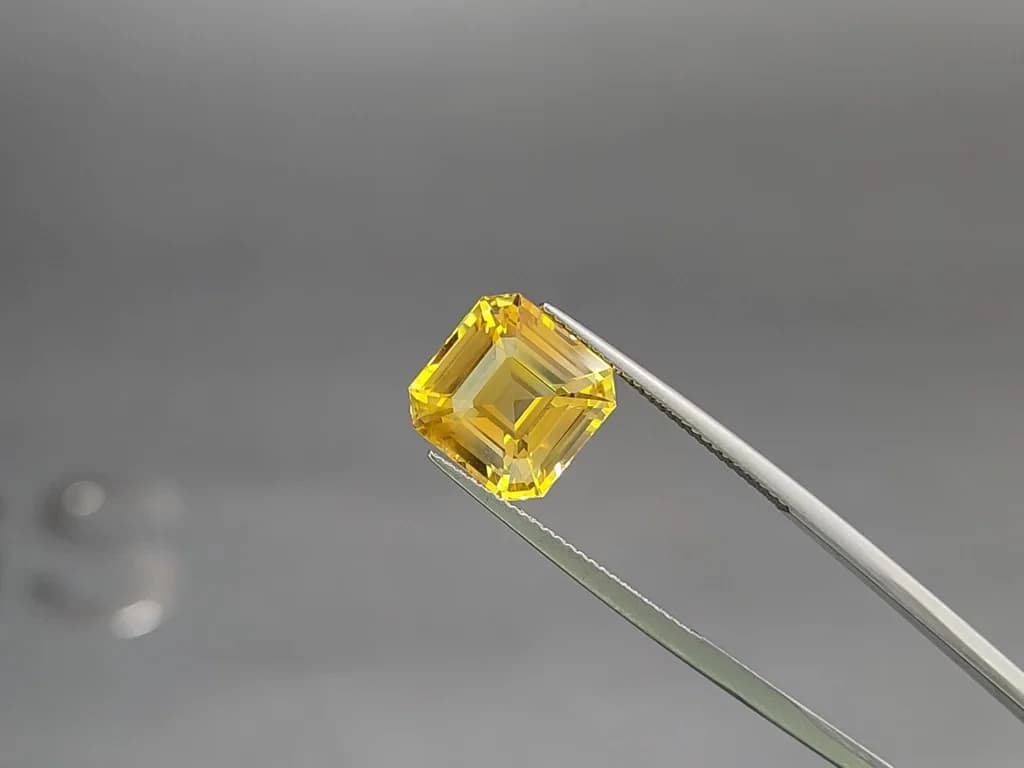 Sapphire Golden Yellow asher cut 8.65 carats , Sri Lanka ID 12152