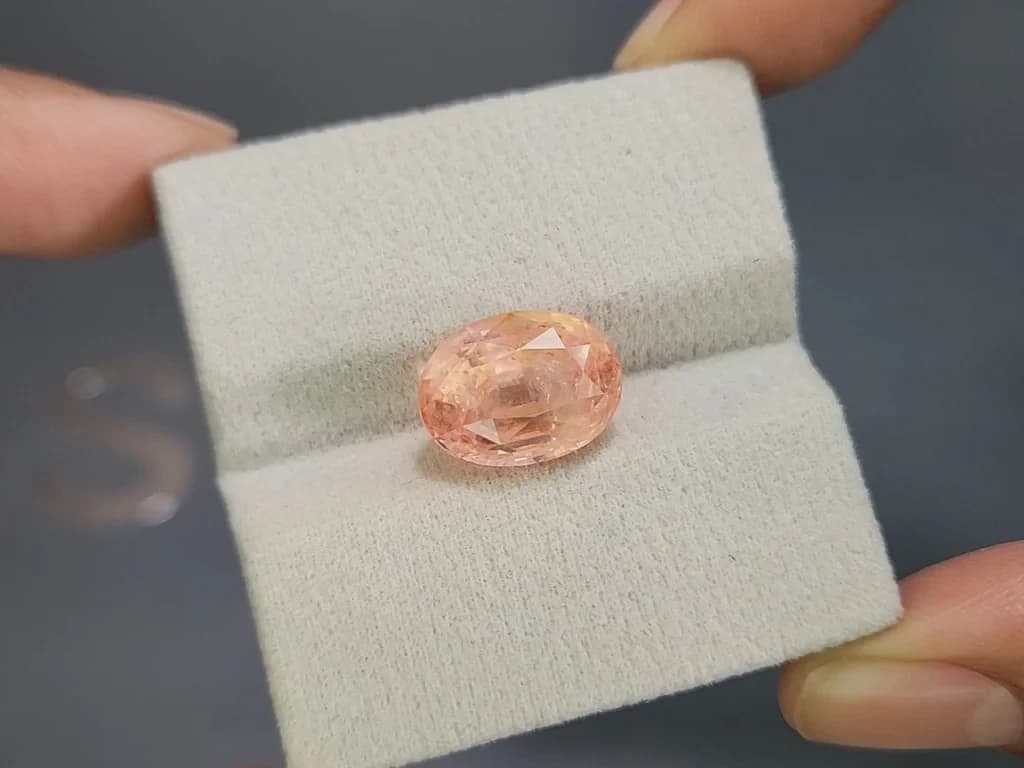 Unheated sapphire Padparadscha oval cut 10.90 carats, Sri Lanka ID 12252