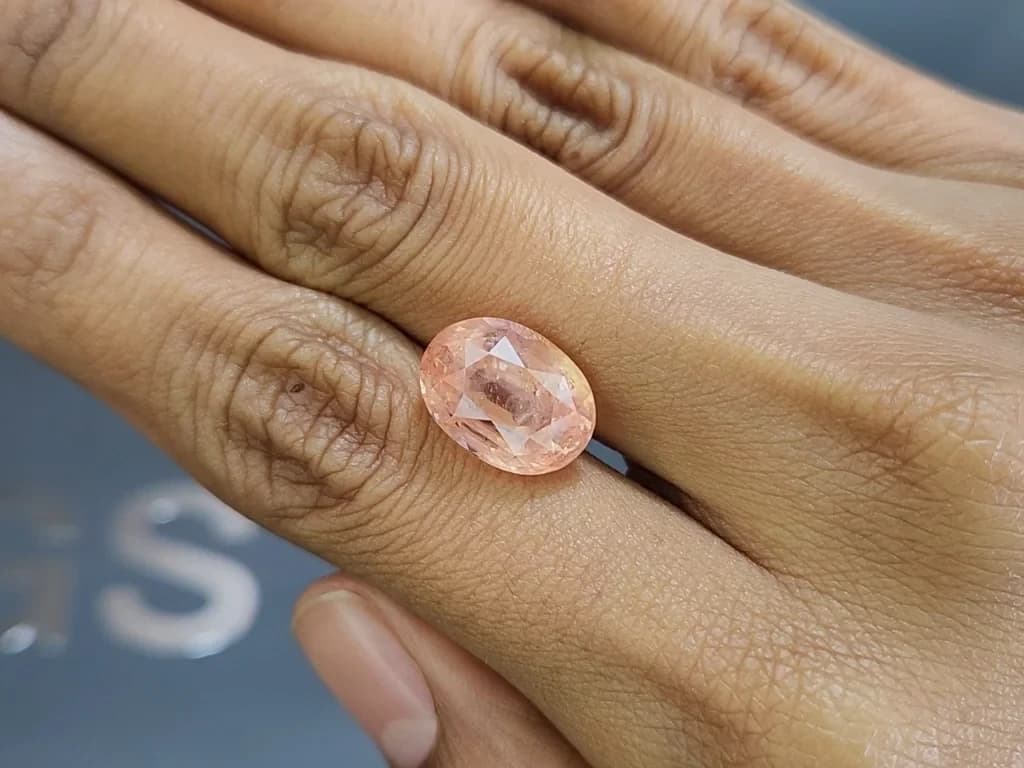 Unheated sapphire Padparadscha oval cut 10.90 carats, Sri Lanka ID 12252