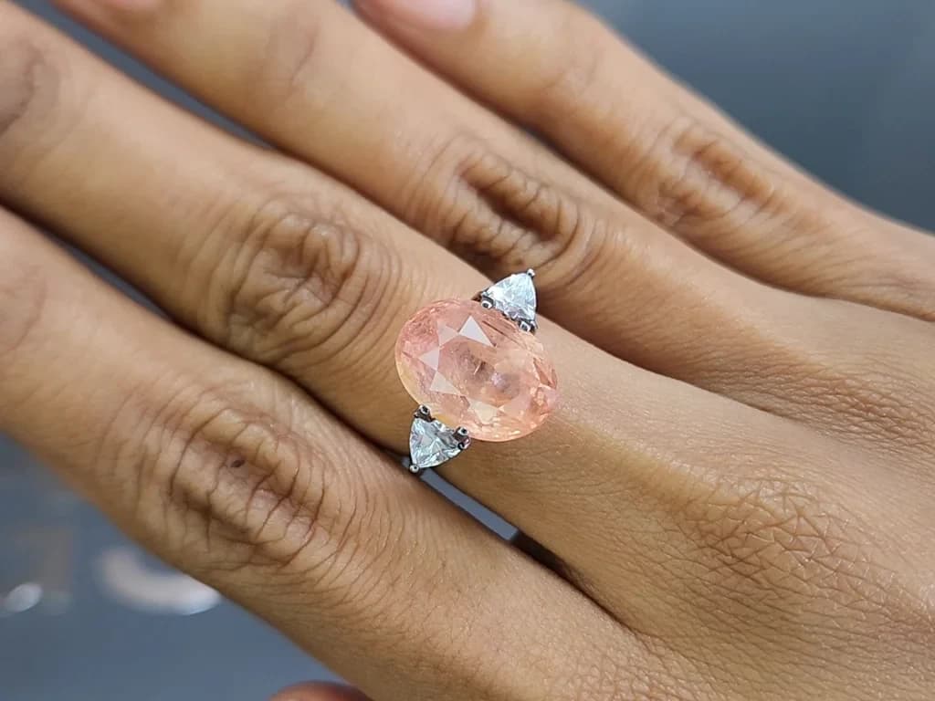 Unheated sapphire Padparadscha oval cut 10.90 carats, Sri Lanka ID 12252