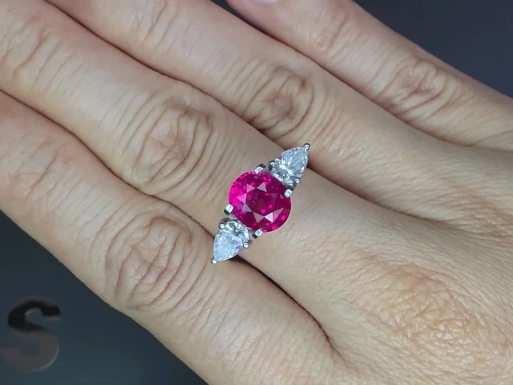 Unheated ruby Vivid pink red oval cut 3.12 carats, Mozambique ID 12053