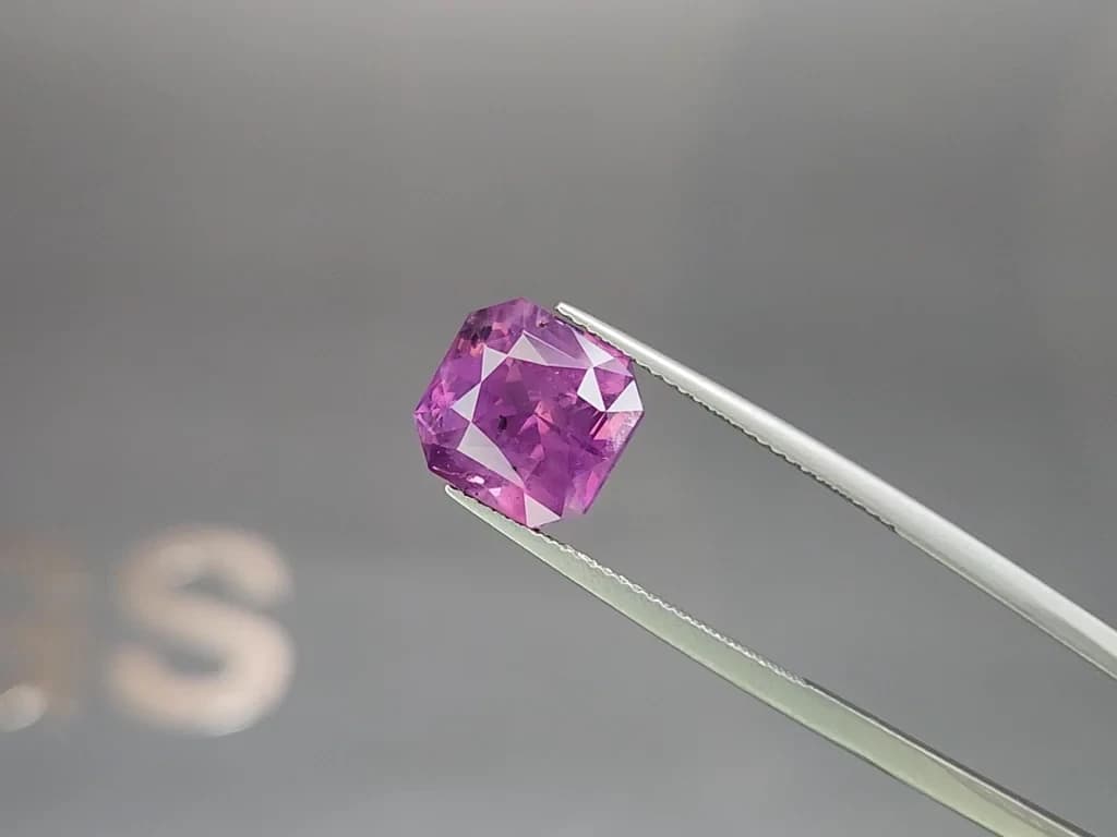 Unheated purple sapphire radiant cut 8.32 carats, Sri Lanka ID 12253
