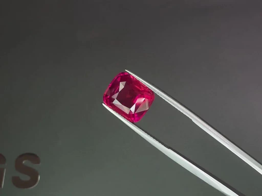 Unheated Vivid red cushion cut ruby 8.05 carats, Mozambique ID 12056