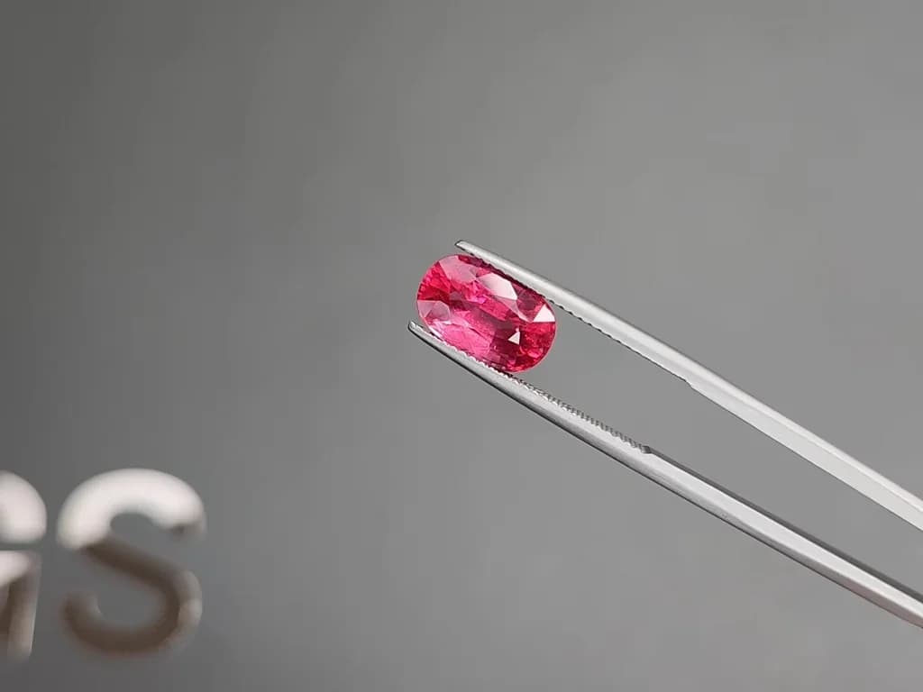 Vivid Red-Pink Mahenge spinel in cushion cut 4.12 carats, Tanzania ID 8907