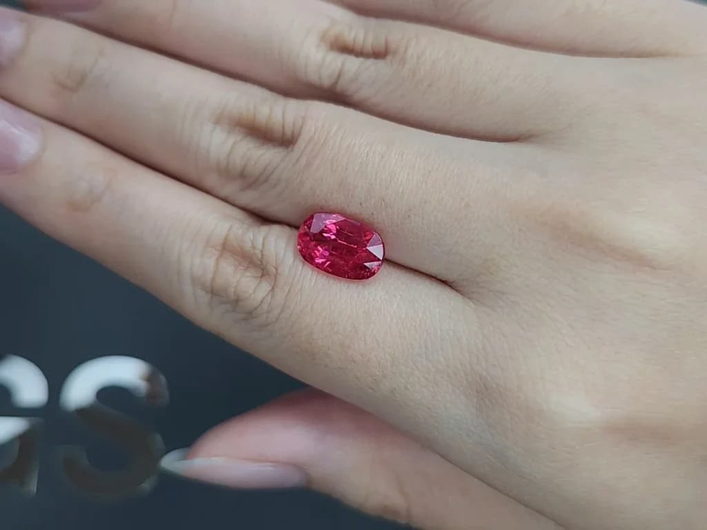 Vivid Red-Pink Mahenge spinel in cushion cut 4.12 carats, Tanzania ID 8907