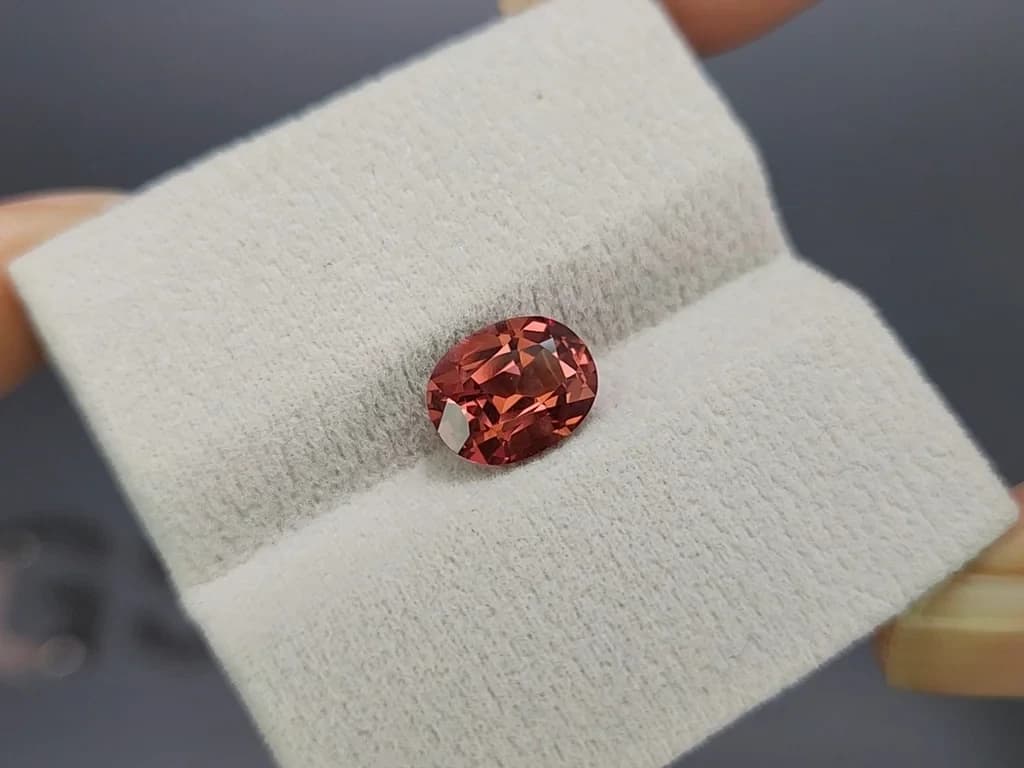 Garnet Malaya oval cut 2.83 carats, Tanzania ID 11862