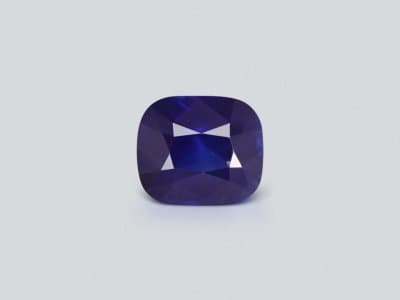 Sapphire Royal Blue cushion cut 4.05 carats, Sri Lanka ID 10969