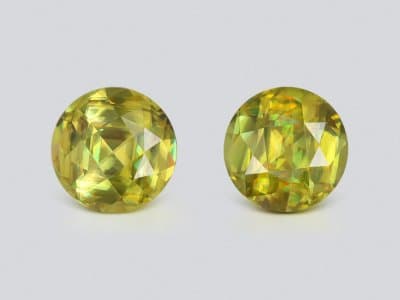 Pair of yellow green sphene round cut 1.15 carats, Madagascar ID 11892