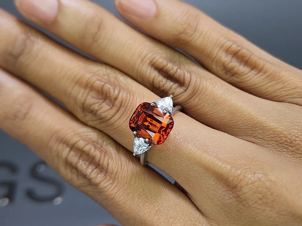 Garnet spessartine cushion cut 5.06 carats, Tanzania ID 11865