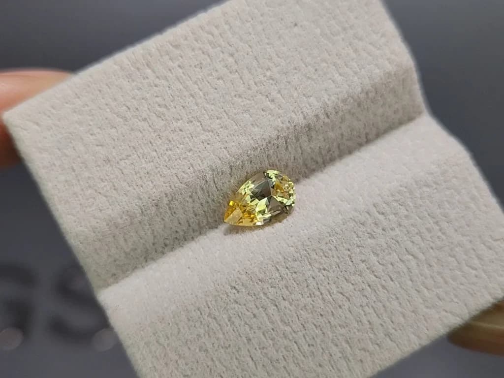 Unheated yellow sapphire pear cut 1.10 carats, Sri Lanka ID 11874