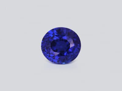 Royal Blue sapphire in oval cut 5.72 carats, Sri Lanka ID 10820