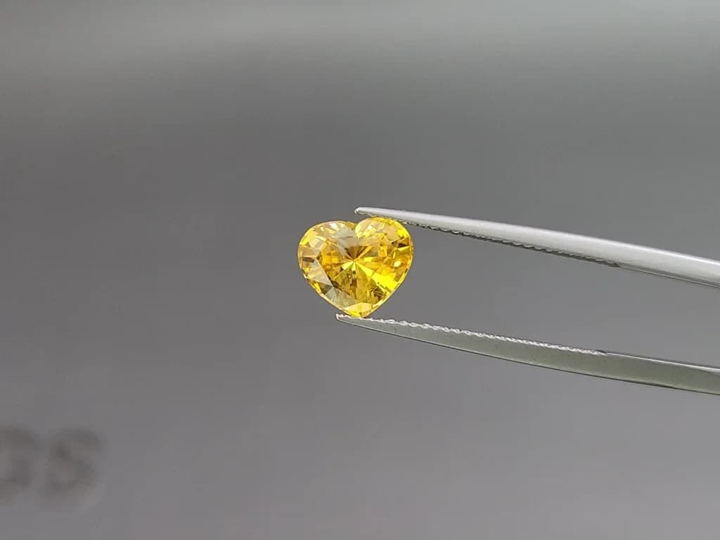Sapphire Golden Yellow heart shape 2.55 carats, Sri Lanka ID 10977