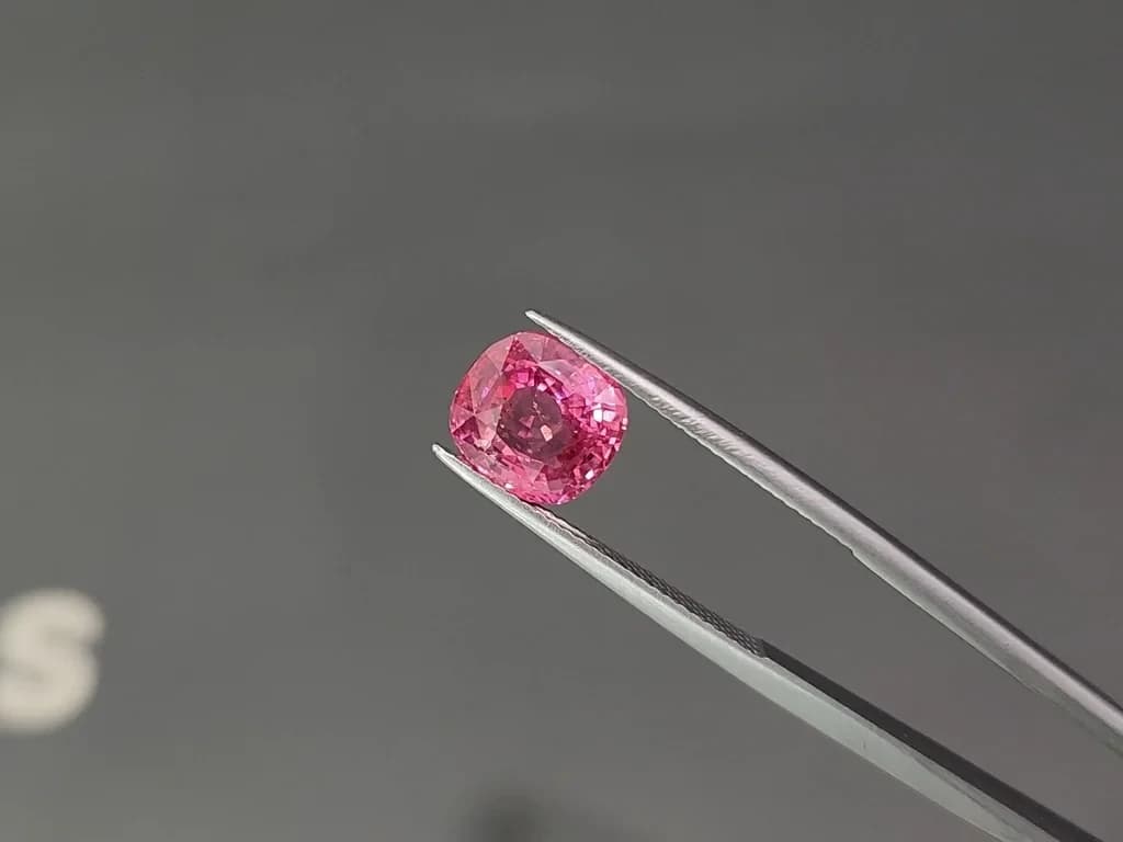 Unheated Padparadscha sapphire cushion cut 4.58 carats, Sri Lanka ID 11980