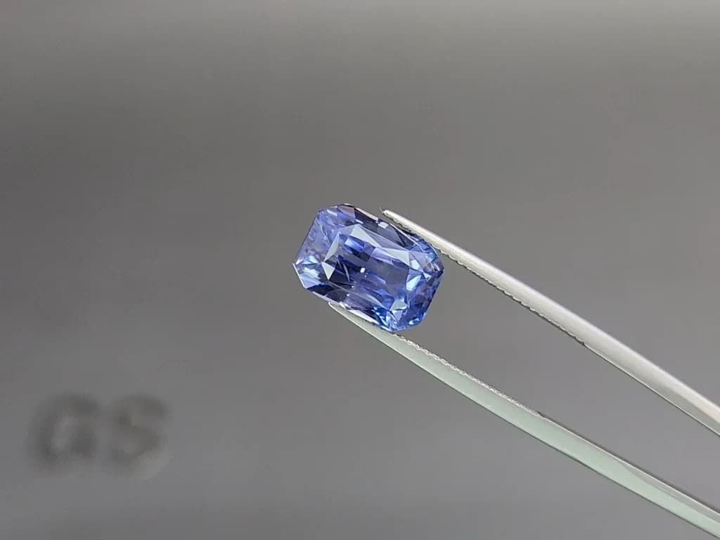Unheated Intense Blue sapphire in radiant cut 8.05 carats Sri Lanka ID 11079