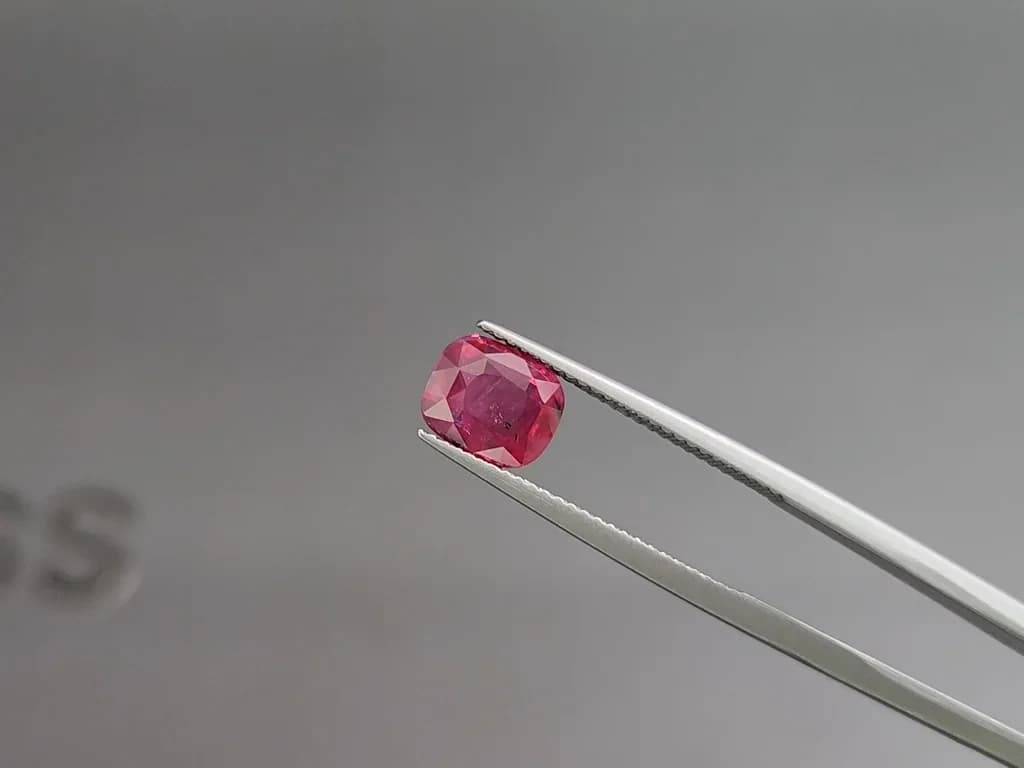 Unheated ruby Pigeon blood cushion cut 2.57 carats, Mozambique ID 10979