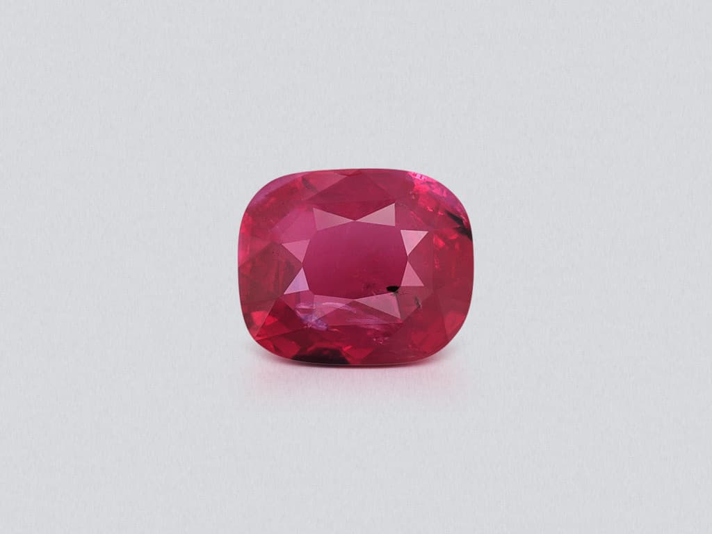 Unheated ruby Pigeon blood cushion cut 2.57 carats, Mozambique ID 10979