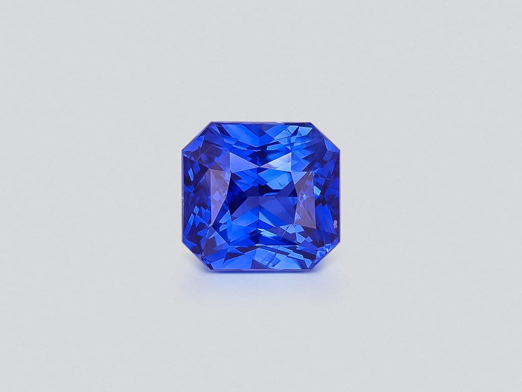 Intense Blue sapphire in radiant cut 3.53 carats, Sri Lanka ID 11081