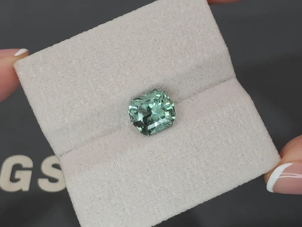 Green tourmaline radiant cut 3.05 carats, Africa ID 12286