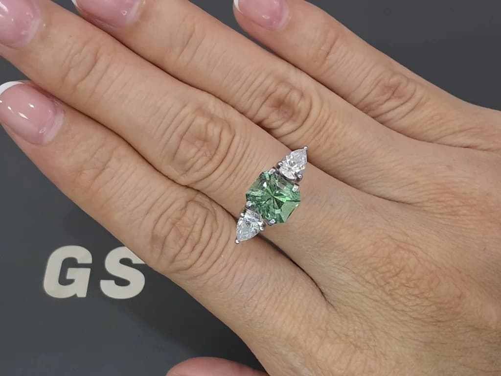 Green tourmaline radiant cut 2.21 carats, Africa ID 12287