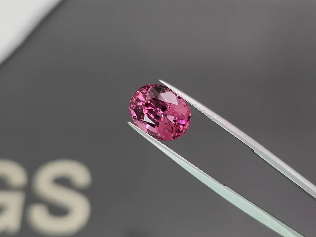 Purple-pink Mahenge spinel in oval cut 5.65 carats, Tanzania ID 8935