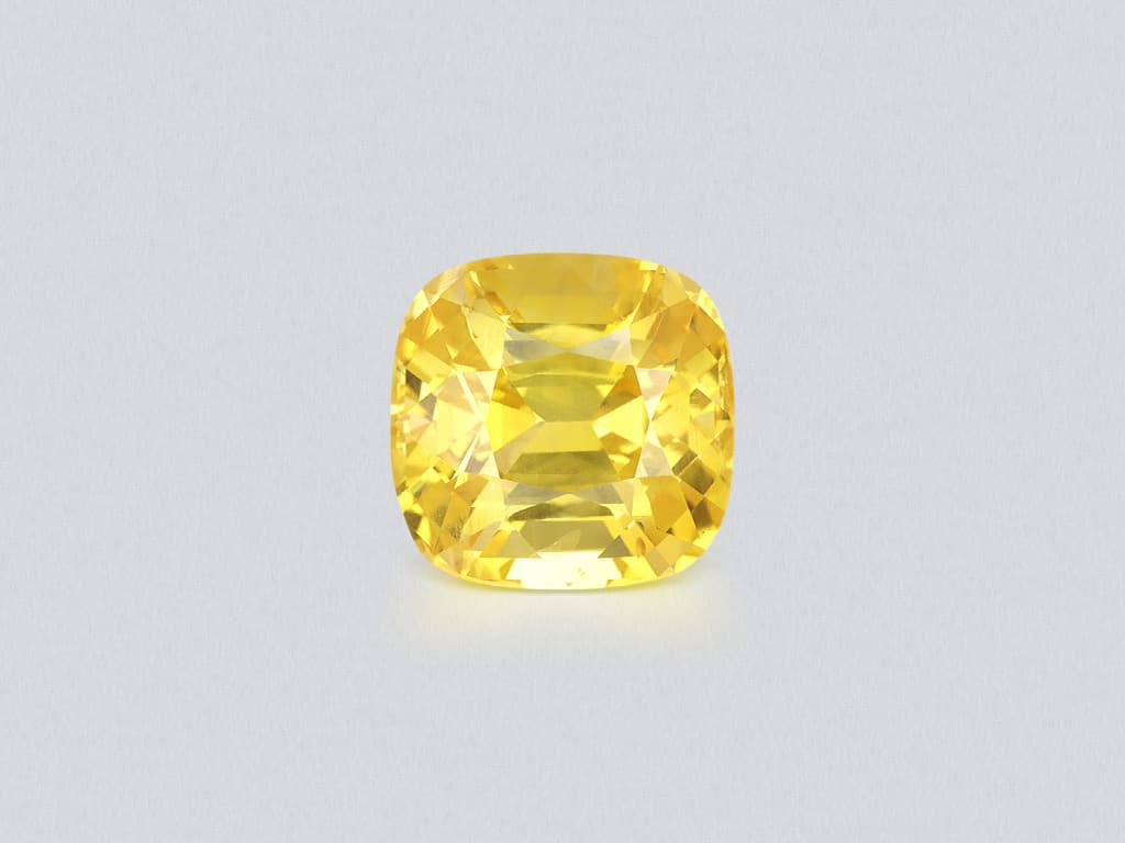 Unheated sapphire Golden Yellow cushion cut 15.15 carats, Sri Lanka ID 10985