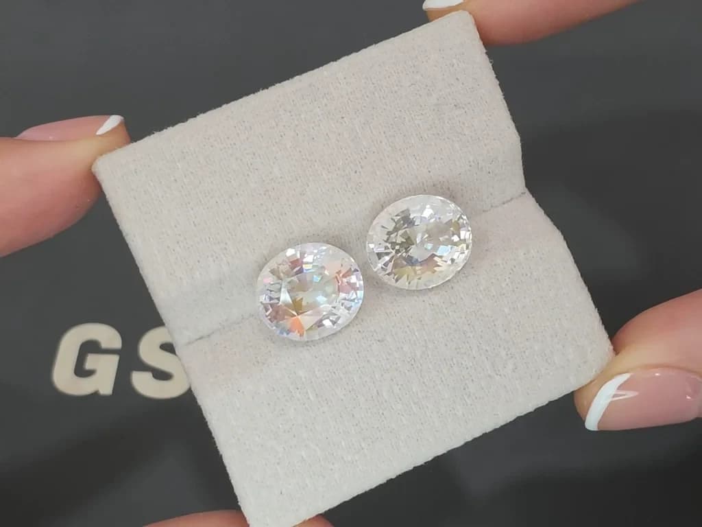 Pair of rainbow moonstone in oval cut 9.34 carats, Madagascar ID 12288