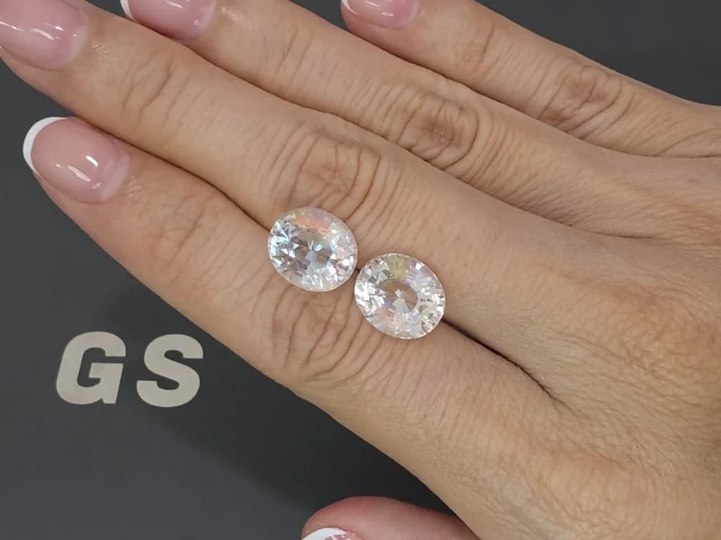 Pair of rainbow moonstone in oval cut 9.34 carats, Madagascar ID 12288