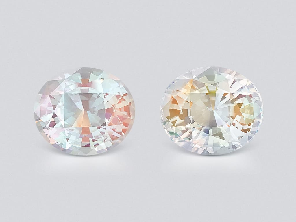 Pair of rainbow moonstone in oval cut 9.34 carats, Madagascar ID 12288