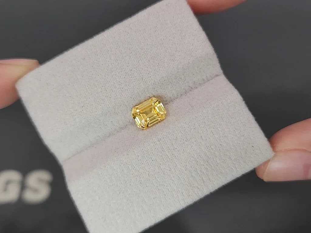 Sapphire Vivid Yellow octagon cut 1.52 carats Sri Lanka ID 12388