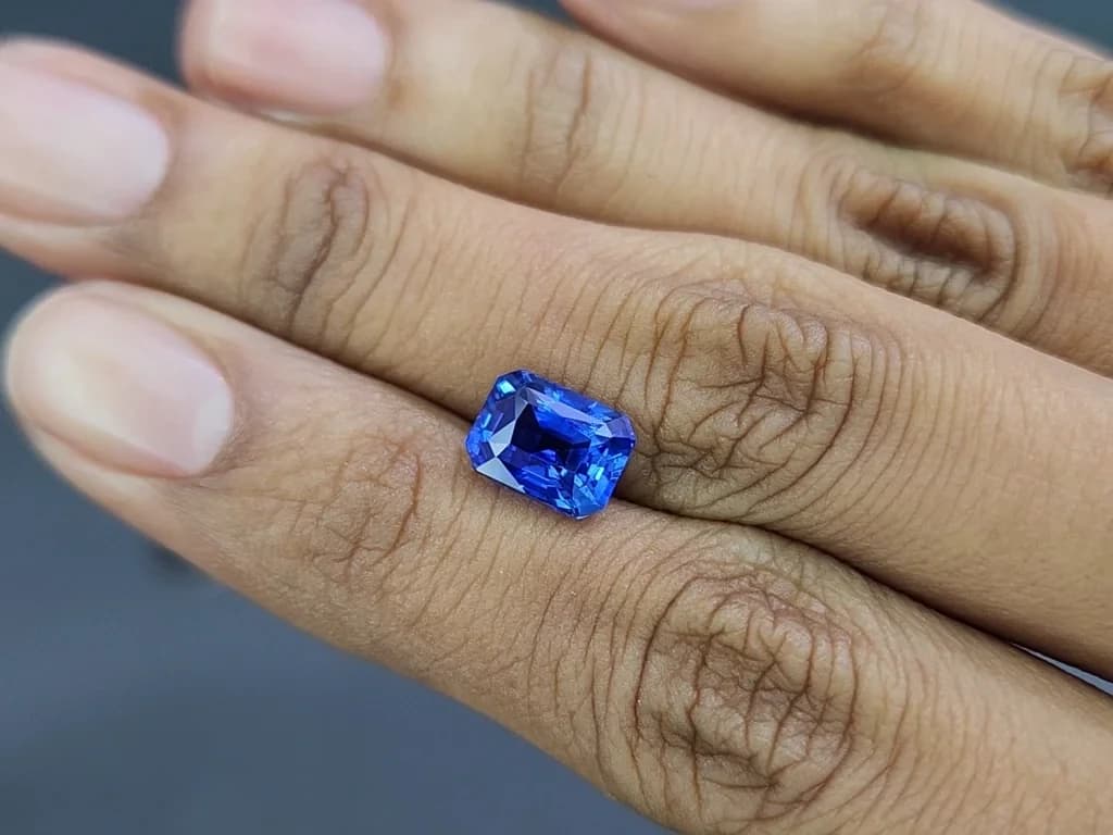 Unheated sapphire Royal Blue octagon cut 3.59 carats, Sri Lanka ID 11590
