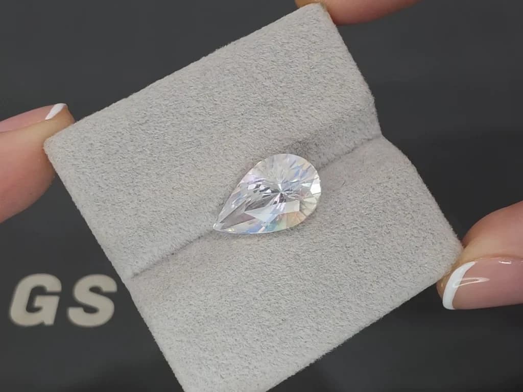 Rainbow moonstone pear cut 5.32 carats, Madagascar ID 12291