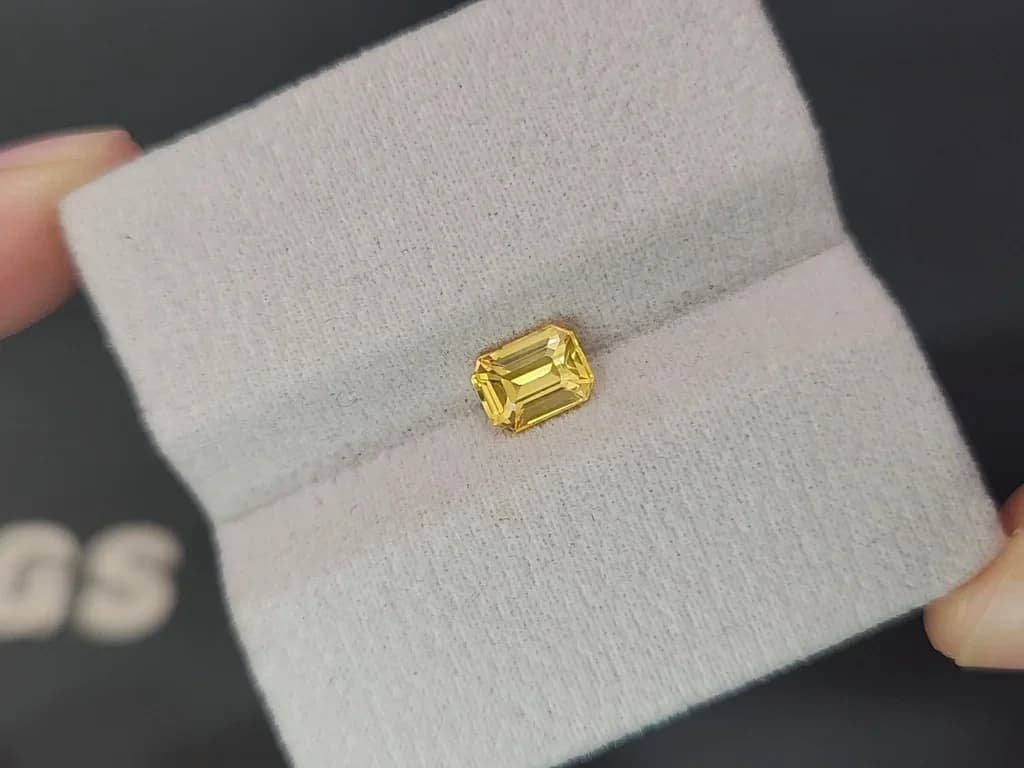 Sapphire Vivid Yellow octagon cut 1.12 carats, Sri Lanka ID 12391