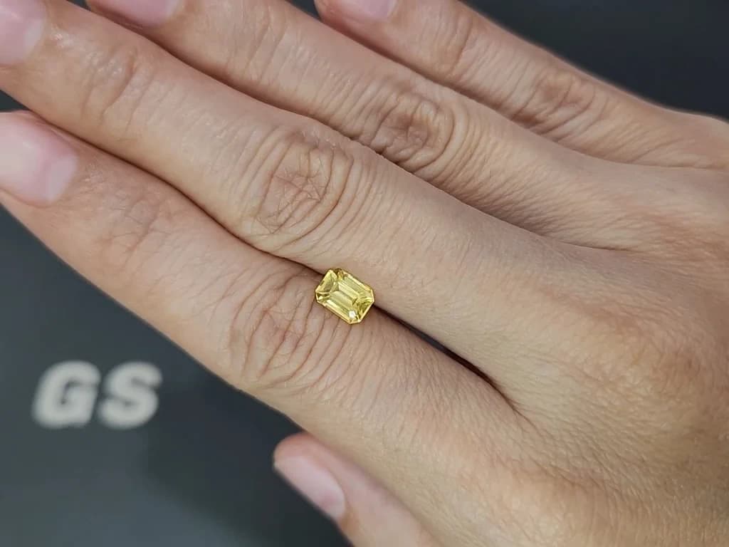 Sapphire Vivid Yellow octagon cut 1.12 carats, Sri Lanka ID 12391