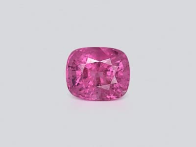 Mahenge spinel Vivid Pink oval cut 3.52 carats, Tanzania ID 11851