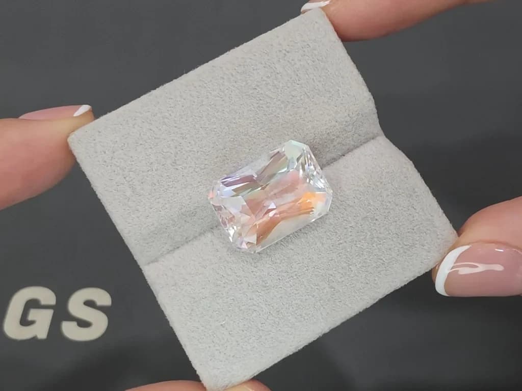Rainbow moonstone cushion cut 11.93 carats, Madagascar ID 12293