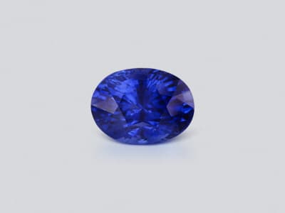 Royal Blue sapphire in oval cut 5.72 carats, Sri Lanka ID 10820