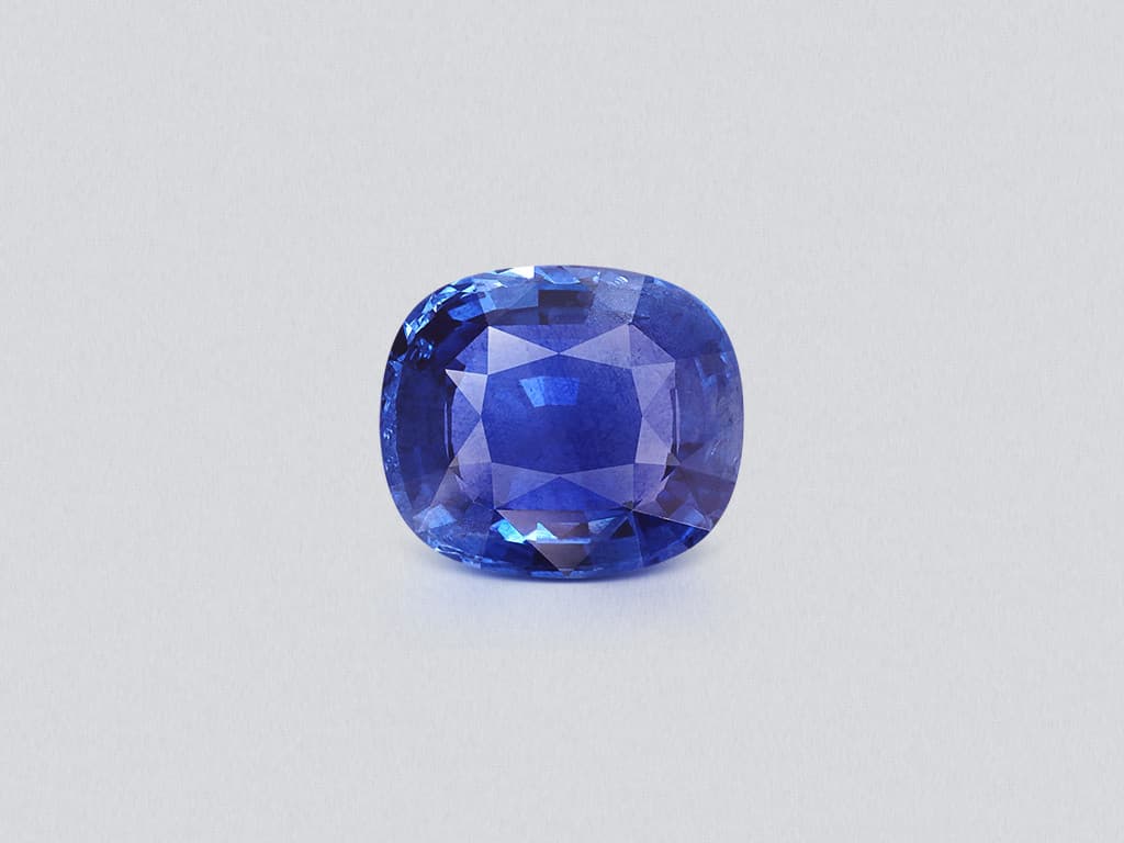 Sapphire Cornflower Blue cushion cut 5.45 carats, Sri Lanka ID 10991