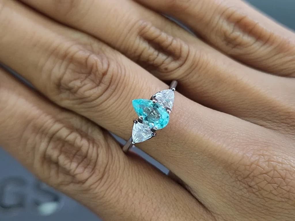 Neon Paraiba tourmaline greenish blue pear cut 0.99 carats, Mozambique ID 10992