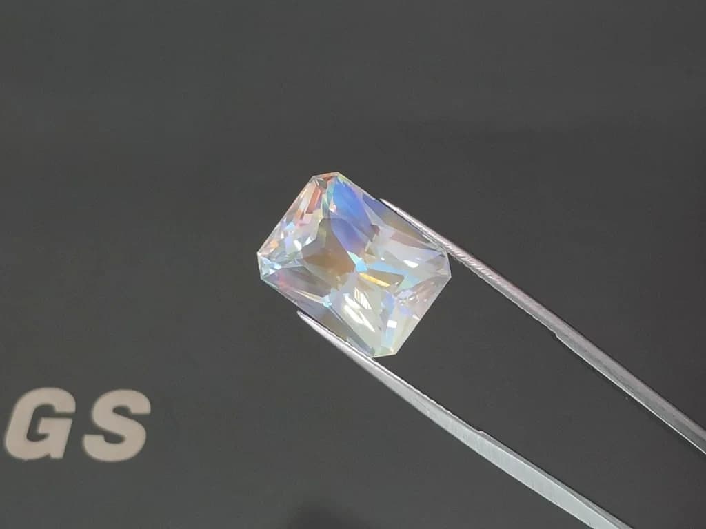 Rainbow moonstone cushion cut 15.03 carats, Madagascar ID 12295