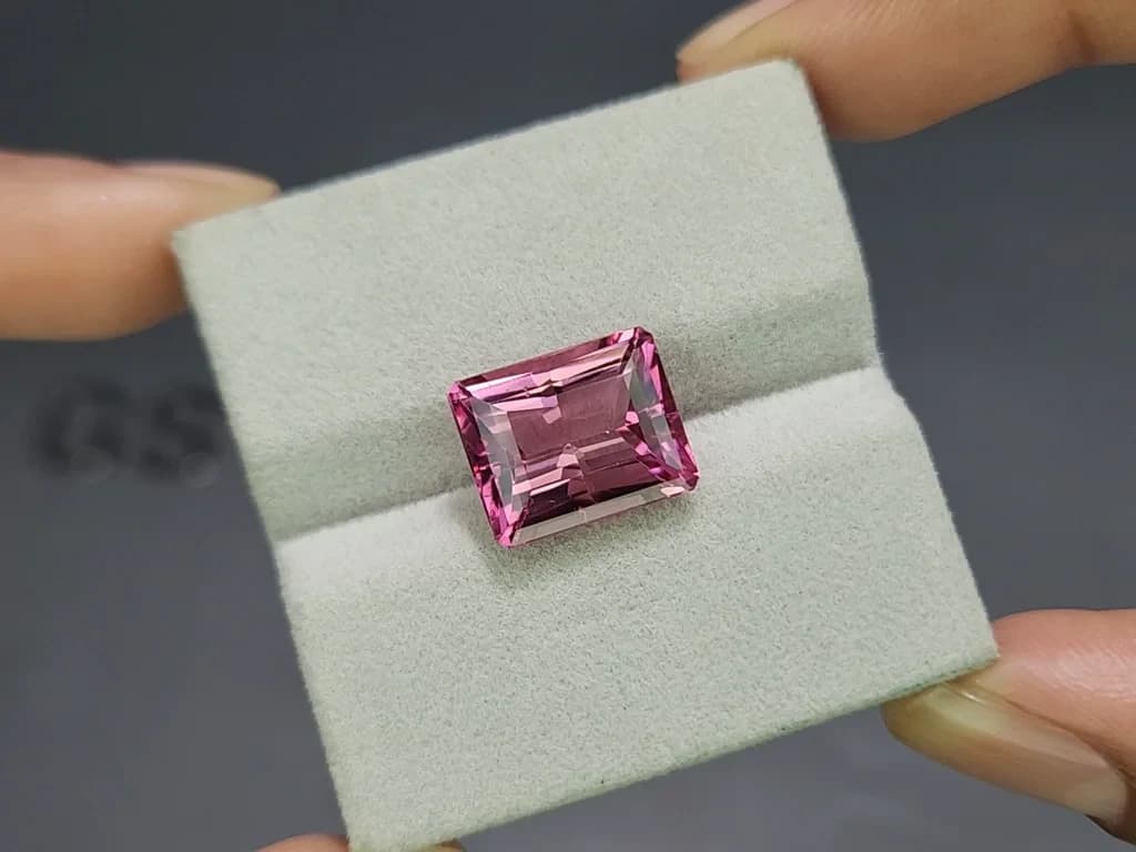 Pink tourmaline radiant cut 8.40 carats, Congo ID 11595