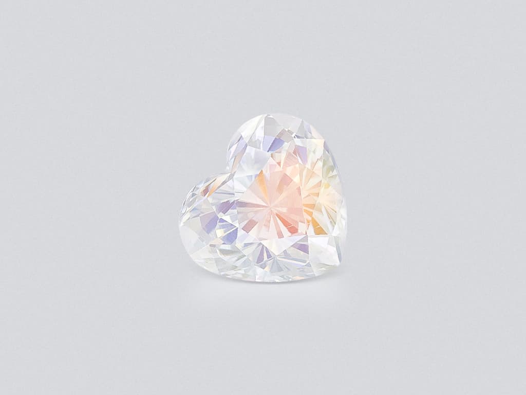 Rainbow moonstone heart shape 7.04 carats, Madagascar ID 12296