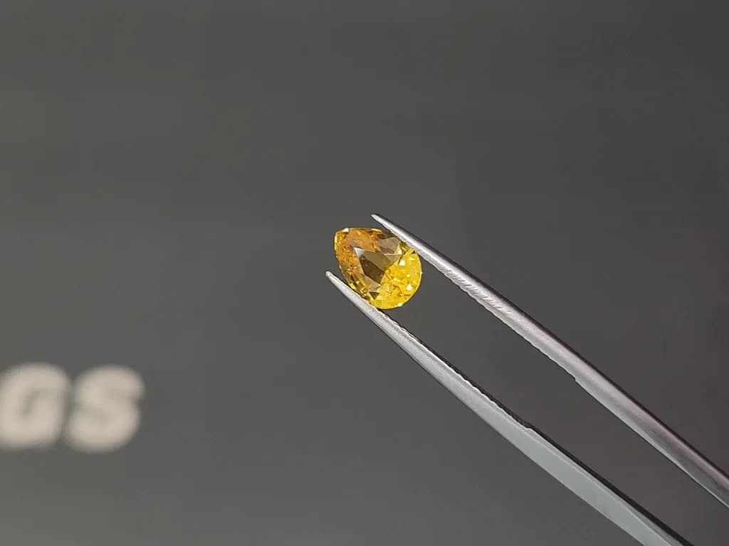 Sapphire Vivid Yellow pear shaped 1.60 carats, Sri Lanka ID 12396