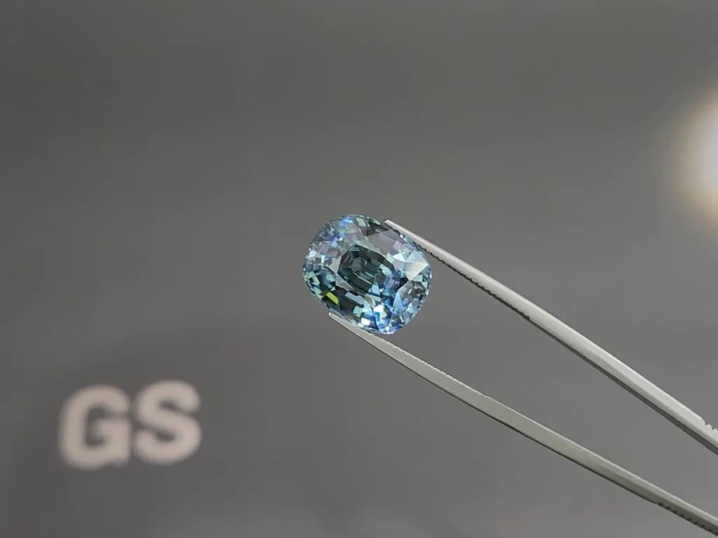 Unique Color-Change Violet to Green Vibrant zircon in cushion cut 15.20 carats, Burma ID 10794