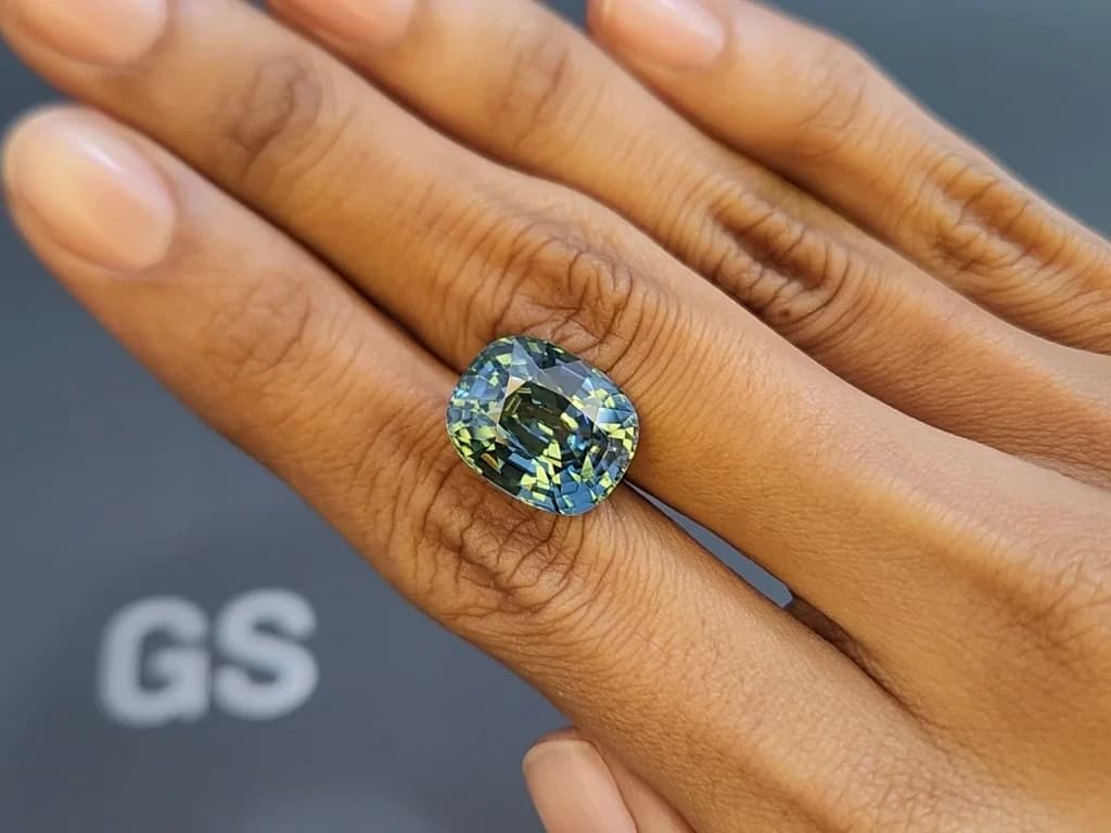 Unique Color-Change Violet to Green Vibrant zircon in cushion cut 15.20 carats, Burma ID 10794