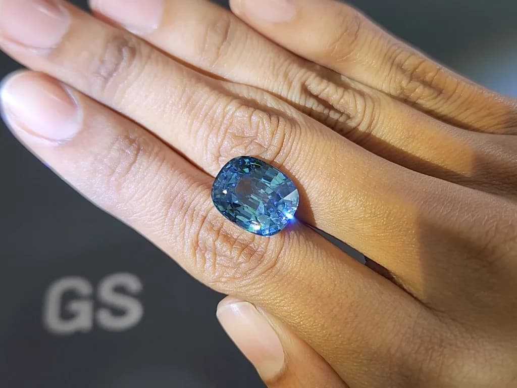 Unique Color-Change Violet to Green Vibrant zircon in cushion cut 15.20 carats, Burma ID 10794